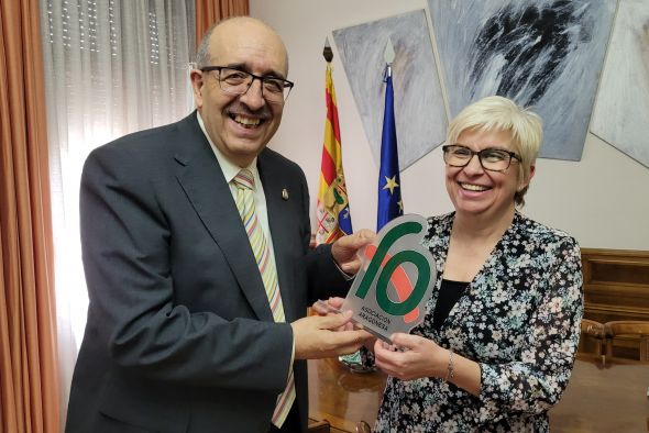 La Asociación Aragonesa de Fibrosis Quística premia a la DPT por el apoyo a través de las ayudas de acción social