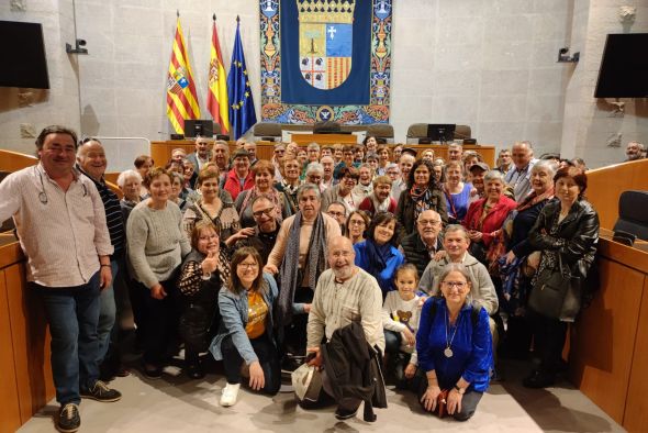 Unos ochenta vecinos de Cantavieja y Mirambel viajan a Zaragoza para conocer la sede de las Cortes, el Pilar y La Seo