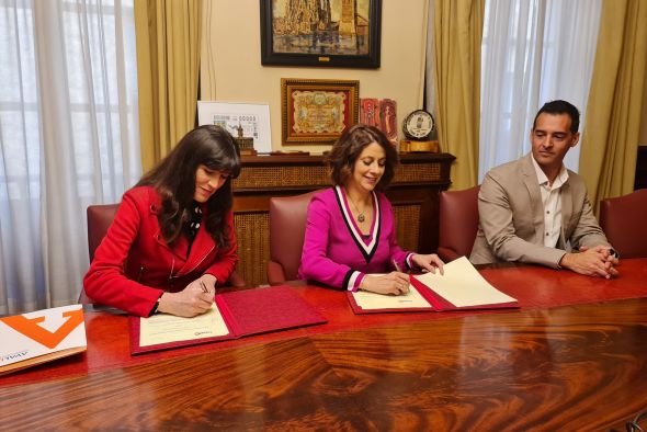 El Ayuntamiento de Teruel y Avalia firman un convenio de colaboración