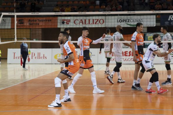 El Pamesa Teruel Voleibol gana al Unicaja y se hace un hueco en las semifinales (3-2)