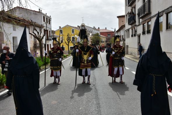 El Vïa Crucis por el Calvario dará paso este Viernes Santo a la tradicional procesión del Salidhijas de Sarrión