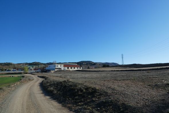 Promotores turolenses proyectan un camping junto a la rotonda de Dinópolis que sería el primero de la ciudad