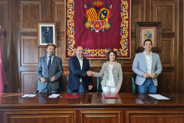 Ayuntamiento de Teruel y Cámara de Comercio firman el convenio para la nueva campaña de bonos de apoyo al comercio local