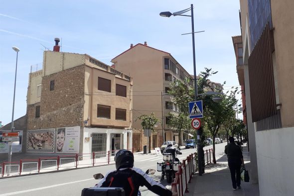 Alcañiz renueva unas 50 luminarias de la avenida Aragón y la zona del teatro que ahorrarán un 60 % de la factura