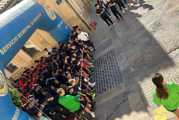 Casi 500 alumnos participan en la IV Milla Solidaria