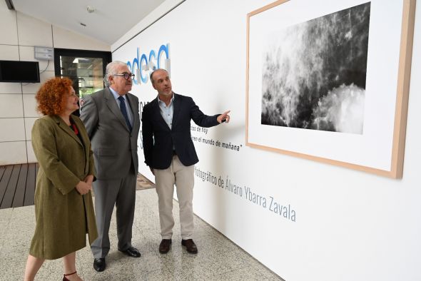 El fotógrafo documentalista Álvaro Ybarra retrata la transición energética en una exposición