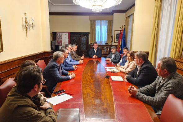 CEOE, Cepyme y CEAT plantean sus inquietudes al Ayuntamiento de Teruel