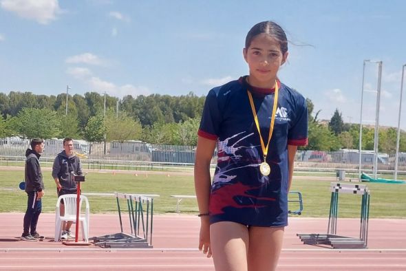 María Lapuente, entre las mejores sub-14 españolas de triatlón