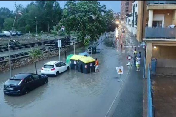 La zona de la Estación de tren de Teruel, próxima al derrumbe, inundada por la tormenta