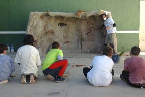 Un taller de arqueología recuerda en Ladruñán que el Arte Levantino es patrimonio mundial