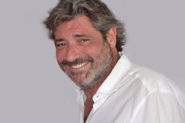José Miguel Bellido, escritor turolense: El reinado de Felipe II y el siglo XVI en España dan mucho juego para escribir una novela
