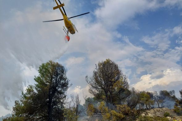 Controlado el incendio de Valderrobres tras quemar unas dos hectáreas de pinar