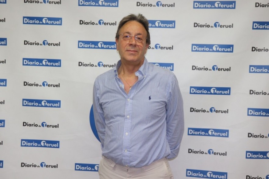 Javier Alegre, presidente de la Federación Aragonesa de Billar: “El billar actual no tiene nada que ver con la imagen  que transmiten las películas”