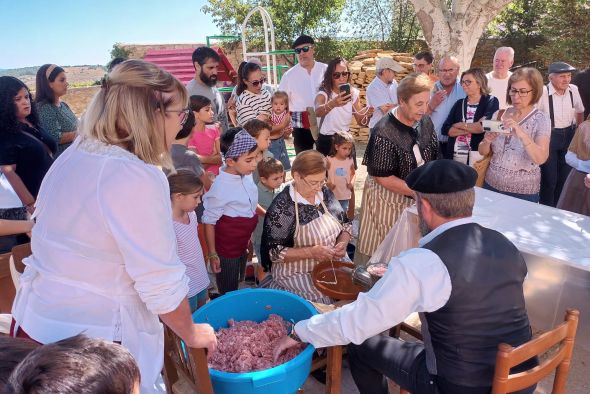 La Feria de Antaño de Puertomingalvo se despide con varias demostraciones