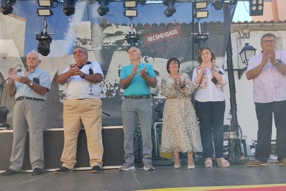 Palomar de Arroyos homenajea a sus alcaldes de la época democrática