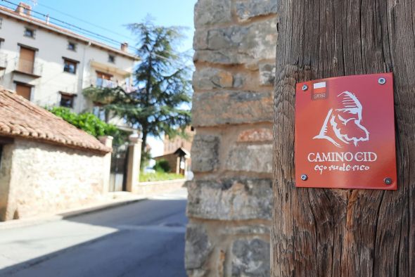 Comienza la campaña de mantenimiento y mejora de las señales senderistas y BTT del Camino del Cid