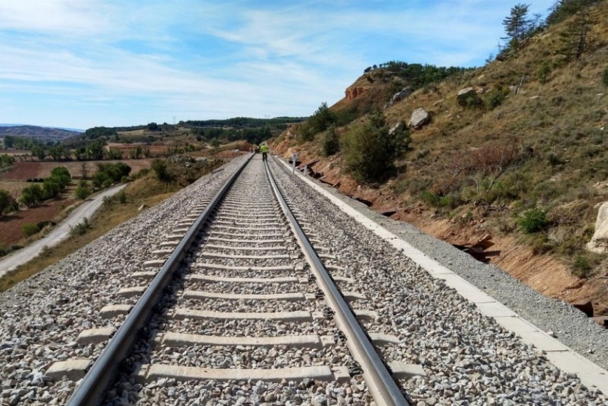 El Mitma destina 22 millones para avanzar en la electrificación de la línea Zaragoza-Teruel-Sagunto