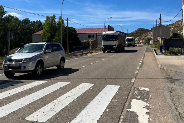 Preocupación vecinal en Villalba Baja por el paso de camiones de gran tonelaje por la travesía