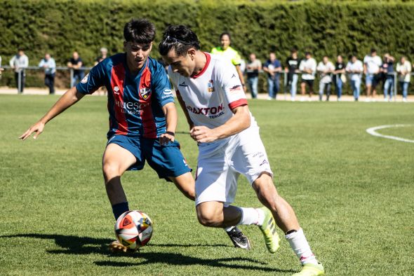 El Utrillas se ve superado en Huesca tras jugar media hora con uno menos (2-1)