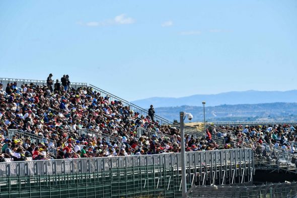 Cerca de 30.000 espectadores disfrutaron en directo del espectáculo de la Superbikes en Motorland