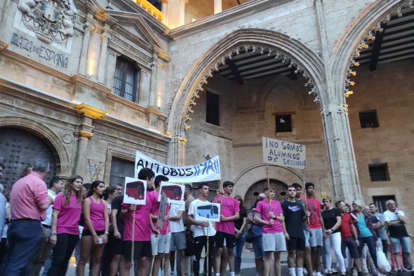 Protesta por la falta de bus que traslade al alumnado del Bajo Aragón al IES de Caspe