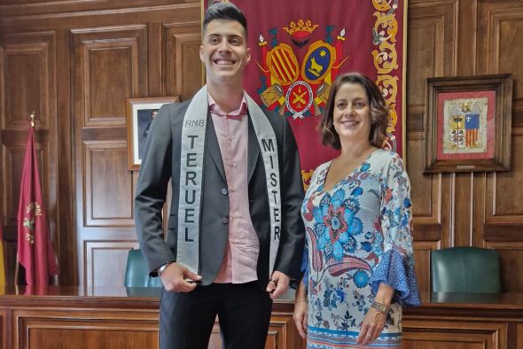 Cata Muntean, Mister Teruel, participa desde este martes en la cita nacional Mister RNB en Salou