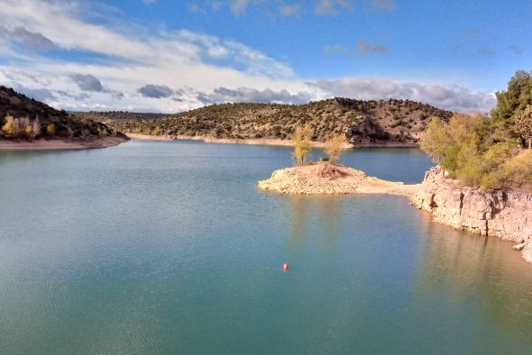 El embalse del Arquillo sigue bajando su nivel de agua almacenada y se sitúa en un 65,6% al comenzar noviembre