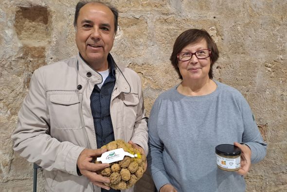 Tomás Gundín y María Dolores Melero, propietarios de Nueces Gundín: “Las críticas de Can Roca son la garantía de que hacemos  un producto que merece la pena”