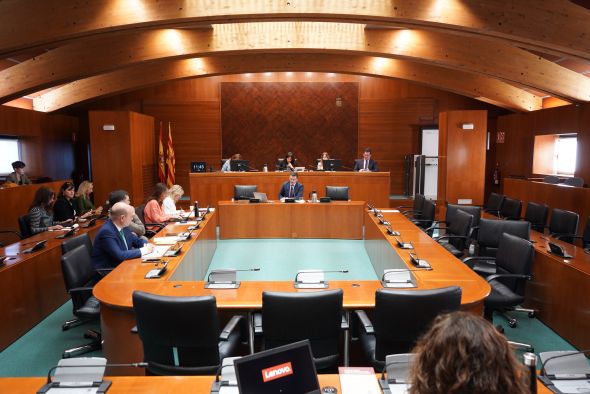 La oposición planta al Gobierno en las Cortes de Aragón para rechazar el rodillo de PP y Vox