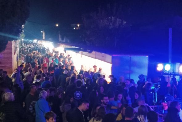 La Feria de Aguaviva bate récords y acaba existencias de productos a la venta