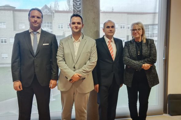 Aitor Salesa es el primer alumno graduado en ADE de Teruel que logra el doctorado