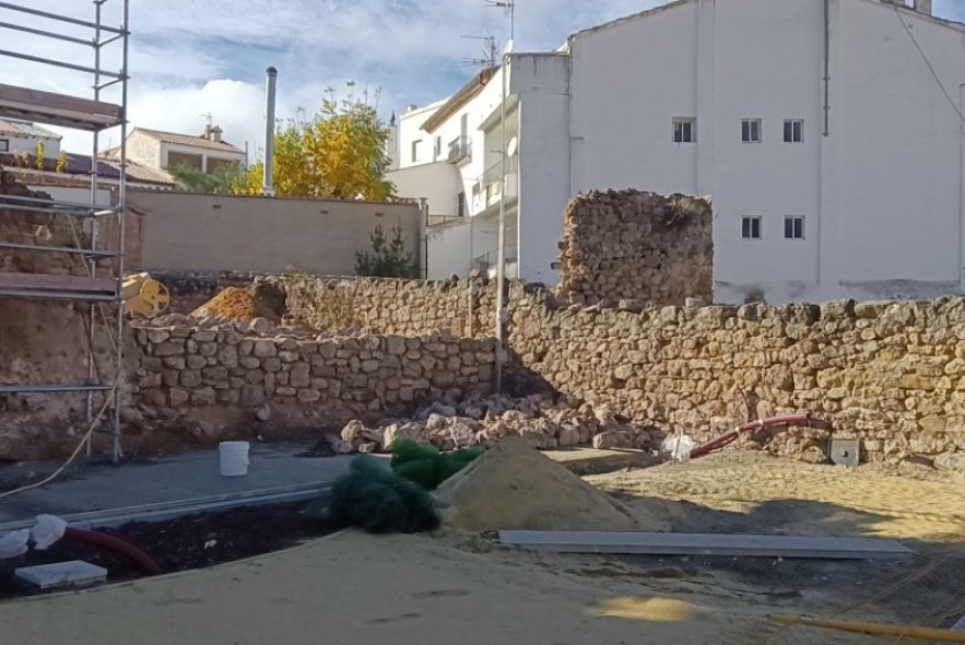 Las obras de la muralla de Manzanera sacan a la luz un tramo desconocido