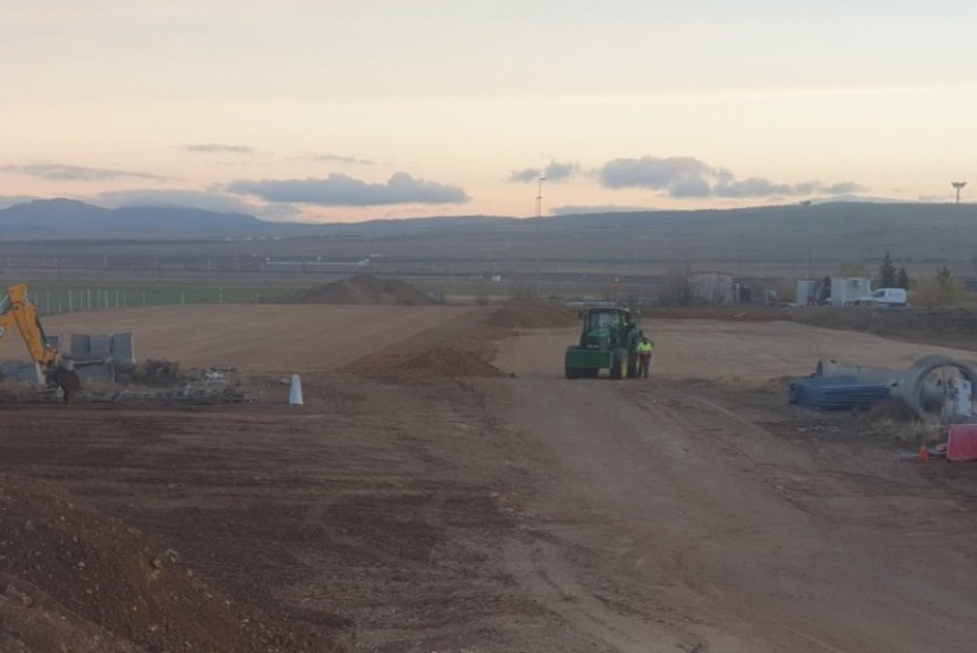 Urbialba-Emipesa inicia las obras de dos nuevas naves en el Aeropuerto de Teruel