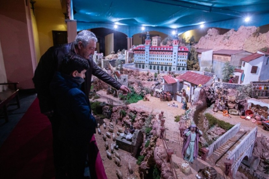 Inaugurado el belén de San Pedro, que supera ya las 1.150 figuras y los 170 edificios
