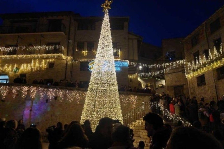 Monroyo enciende como nunca su espíritu navideño y celebra la unidad de un municipio