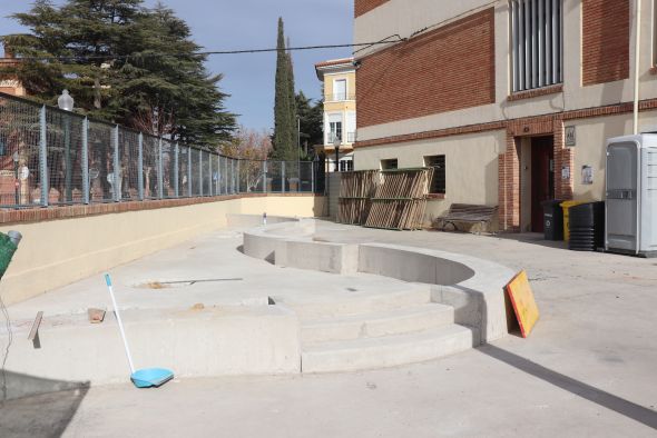 La remodelación de los patios del colegio Ensanche, en Teruel, estará lista en enero