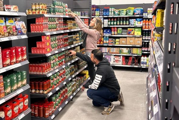 Perales del Alfambra abre un supermercado que busca ser una referencia para todo el Altiplano