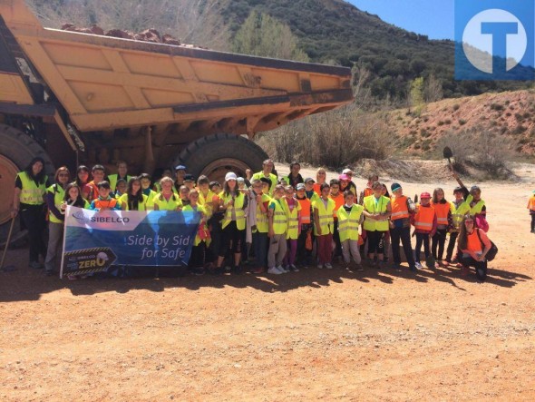 Los alumnos del CRA Turia plantan árboles en Riodeva