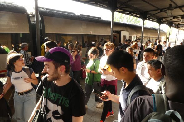 Las conexiones de Zaragoza con Huesca y Teruel, las que mayor demanda de abonos de tren tienen