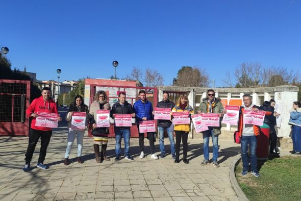 El profesorado técnico de Formación Profesional se concentra para pedir su equiparación salarial