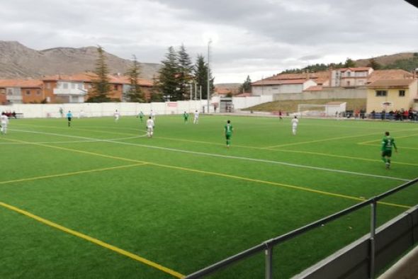 El Utrillas invoca a la épica y destrona al Cuarte de su puesto de liderazgo (2-1)