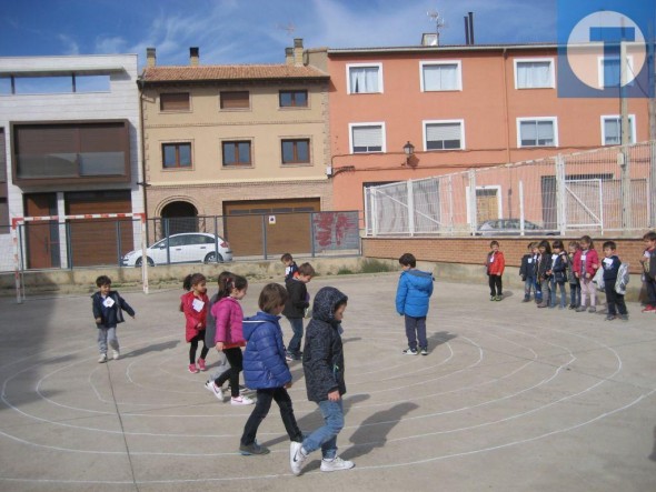 Los científicos del Cefca explican  el Universo a los alumnos de Cella