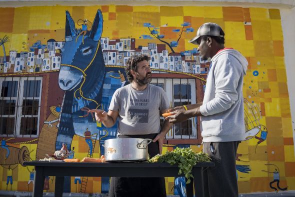 El cocinero de raíces turolenses Yelel Cañas lleva a Portugal y Marruecos su gastronomía social