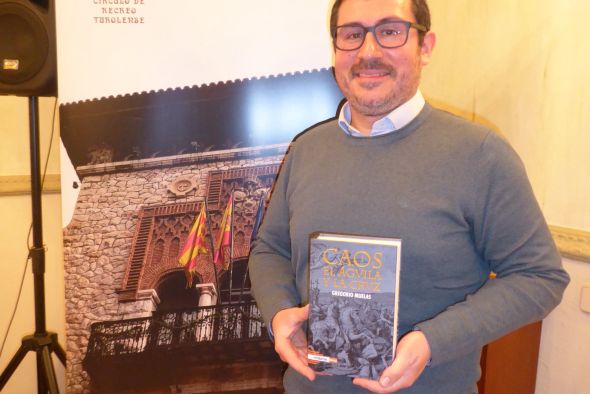 Gregorio Muelas, autor de la novela 'Caos I. El Águila y la Cruz': Cómo eran los antiguos romanos no difiere mucho de nuestra forma de ser