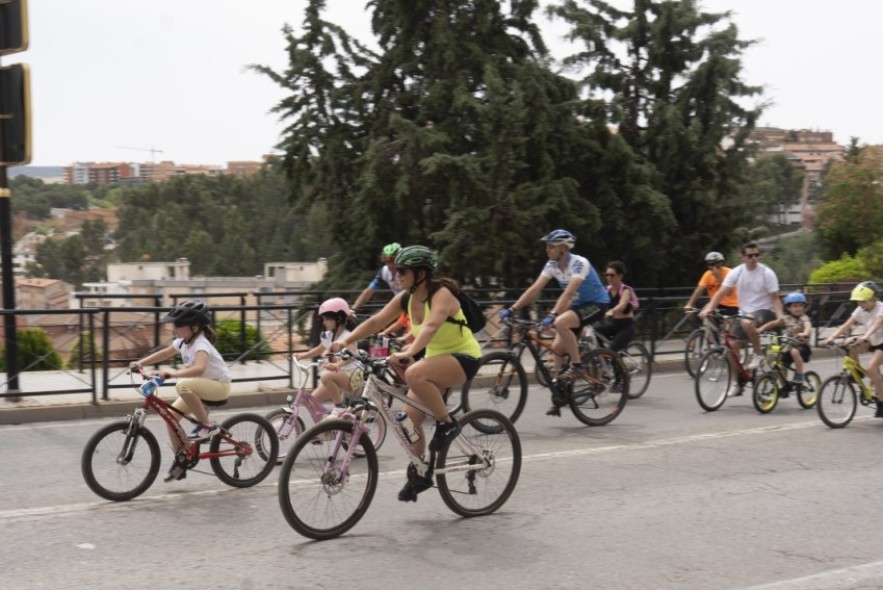 El carril bici del eje Ensanche-carretera de Alcañiz, pendiente desde 2012