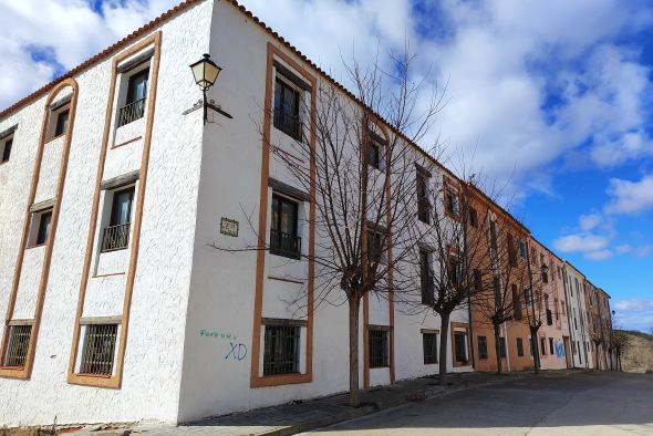 El Ayuntamiento de San Agustín pide una solución para los 70 pisos propiedad de la Sareb