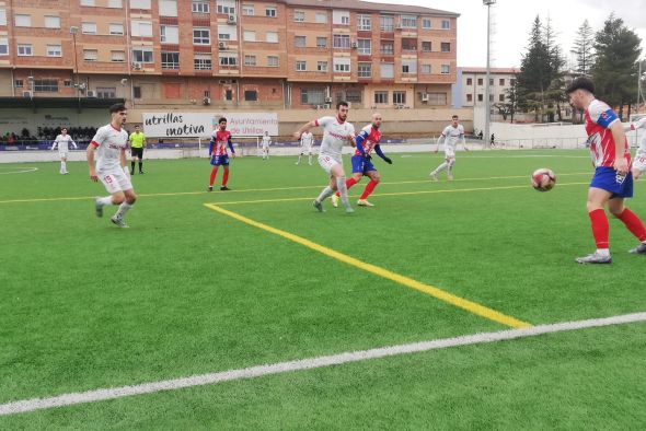 El Utrillas aplaza la oportunidad de asaltar la zona de ‘play-offs’ (1-2)