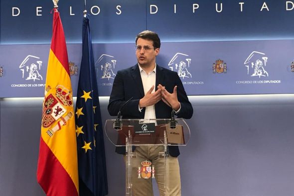 Jorge Pueyo critica a los socialistas por sus contradicciones con las ayudas al funcionamiento