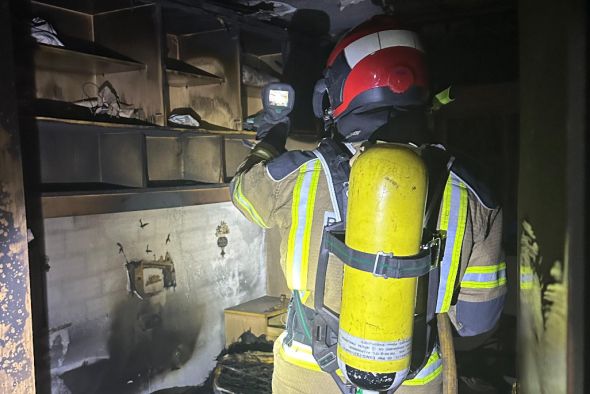 Bomberos del Parque de Montalbán extinguen un incendio en una vivienda de Utrillas sin que haya daños personales