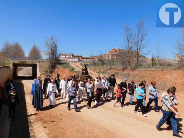 Alfambra pide a la Virgen de Monfragüe agua para el campo y jóvenes en las calles